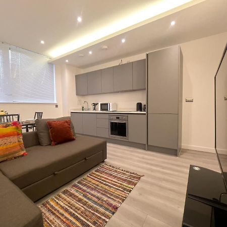 Lovely 2 Double Bedroom Flat With Free Parking - At The Atrium Mk Milton Keynes Exteriör bild