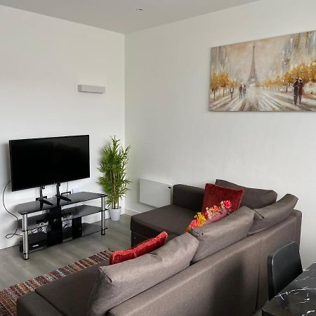 Lovely 2 Double Bedroom Flat With Free Parking - At The Atrium Mk Milton Keynes Exteriör bild