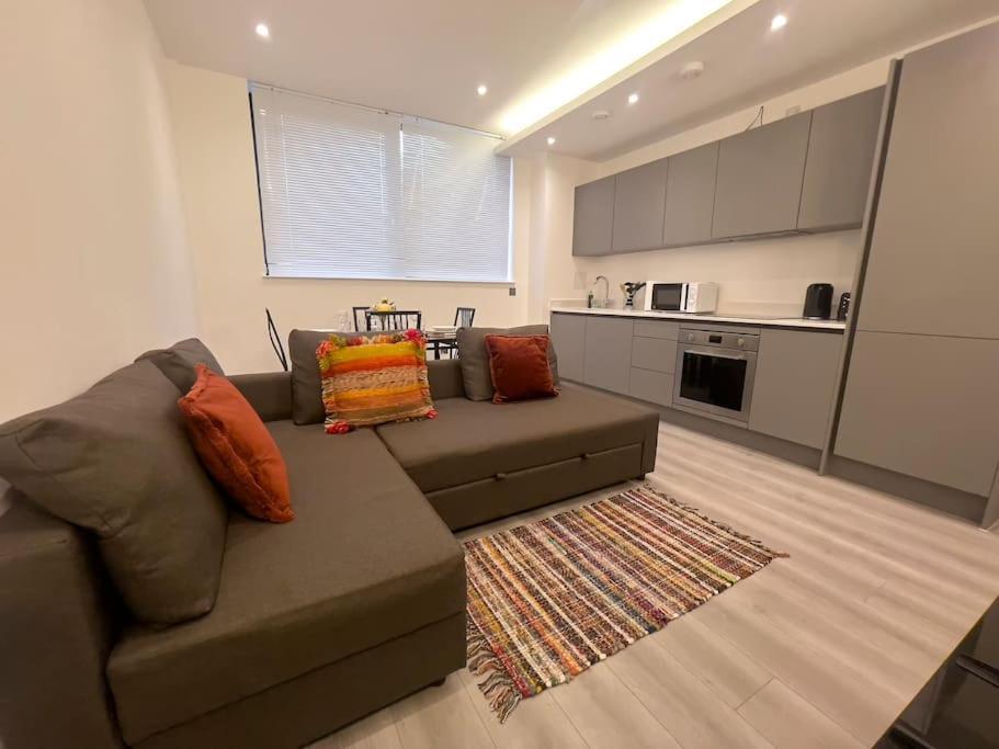 Lovely 2 Double Bedroom Flat With Free Parking - At The Atrium Mk Milton Keynes Exteriör bild