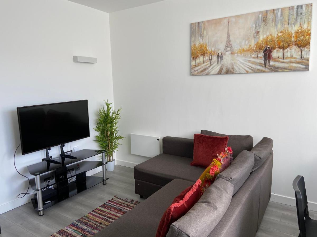 Lovely 2 Double Bedroom Flat With Free Parking - At The Atrium Mk Milton Keynes Exteriör bild