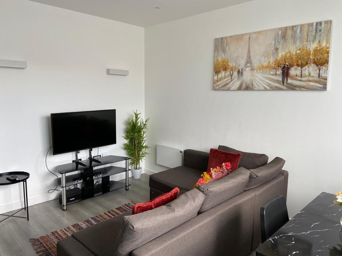 Lovely 2 Double Bedroom Flat With Free Parking - At The Atrium Mk Milton Keynes Exteriör bild