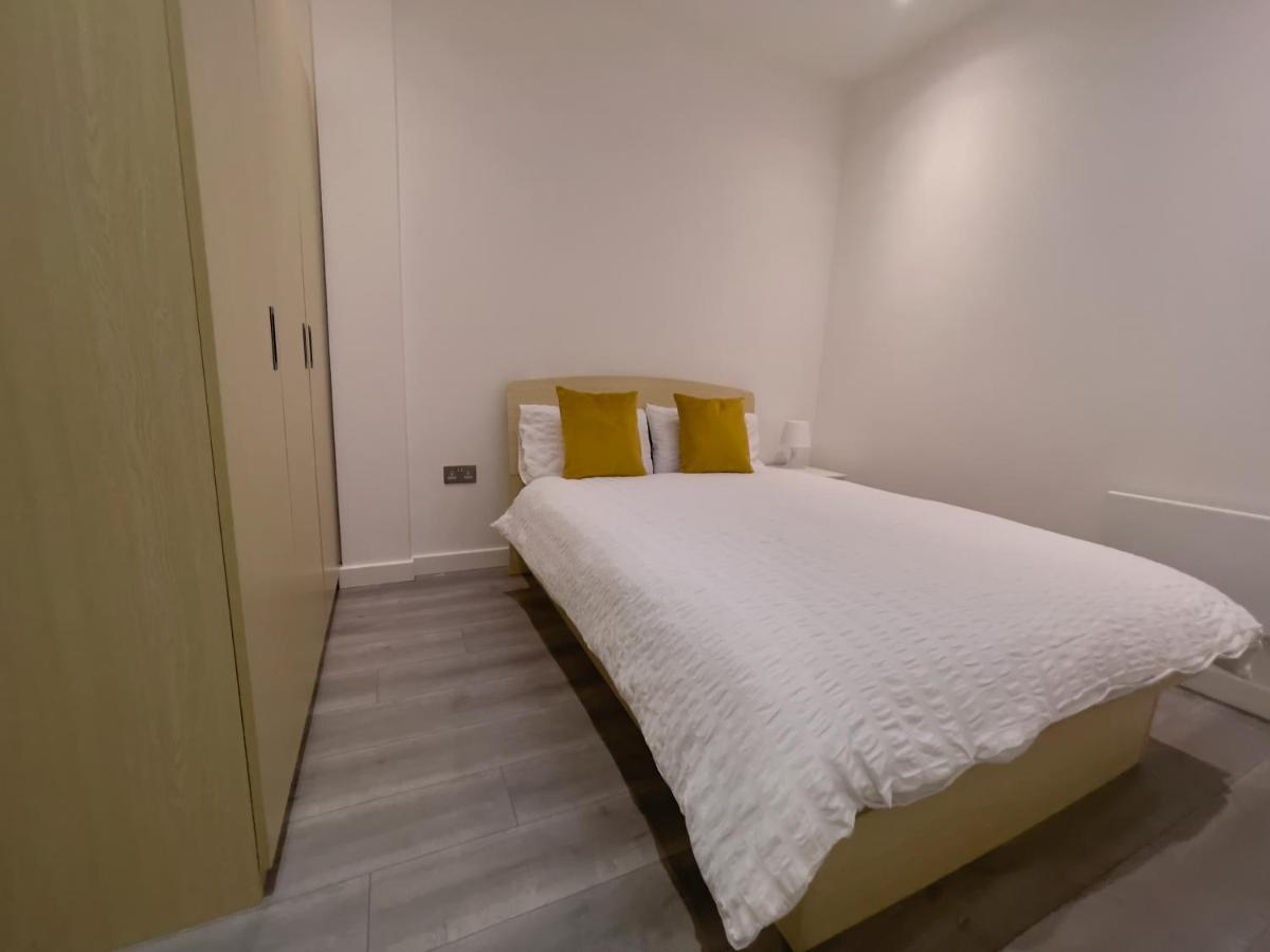 Lovely 2 Double Bedroom Flat With Free Parking - At The Atrium Mk Milton Keynes Exteriör bild