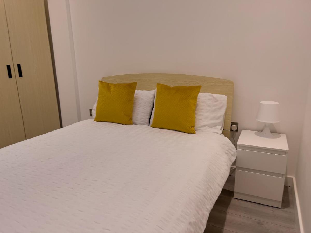 Lovely 2 Double Bedroom Flat With Free Parking - At The Atrium Mk Milton Keynes Exteriör bild