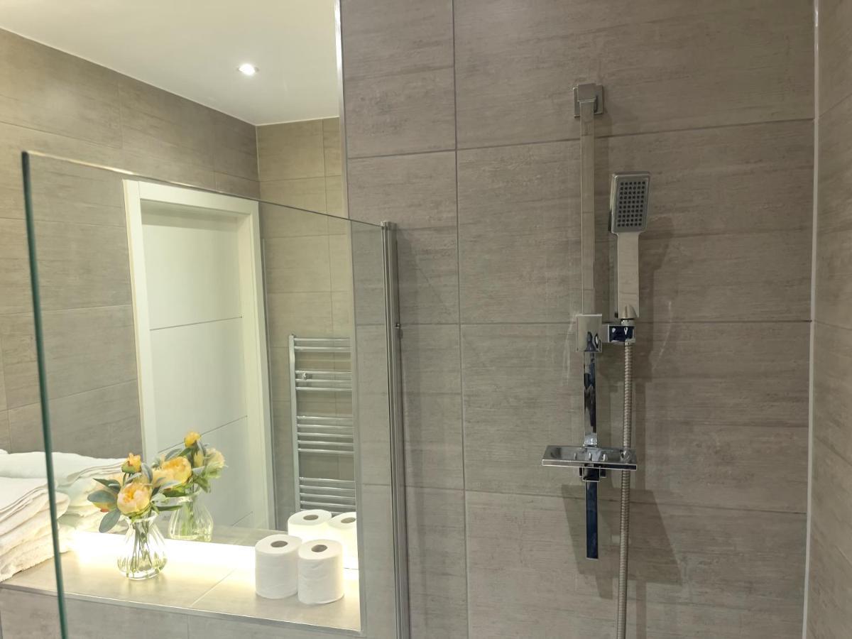 Lovely 2 Double Bedroom Flat With Free Parking - At The Atrium Mk Milton Keynes Exteriör bild