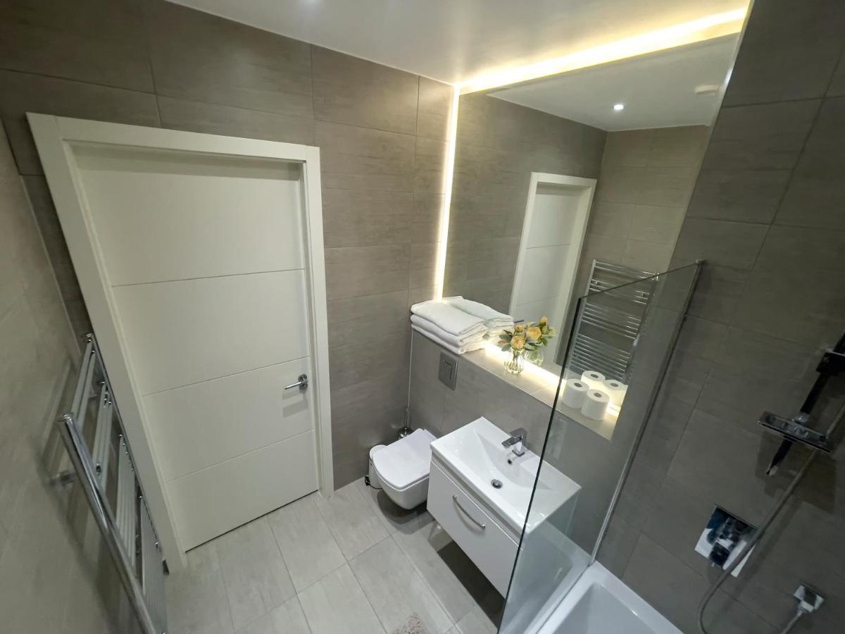 Lovely 2 Double Bedroom Flat With Free Parking - At The Atrium Mk Milton Keynes Exteriör bild