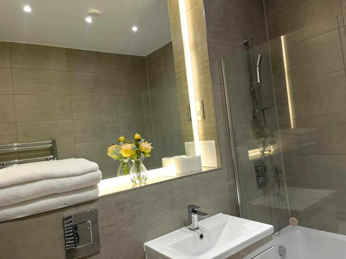 Lovely 2 Double Bedroom Flat With Free Parking - At The Atrium Mk Milton Keynes Exteriör bild