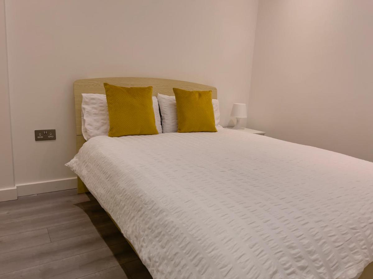Lovely 2 Double Bedroom Flat With Free Parking - At The Atrium Mk Milton Keynes Exteriör bild