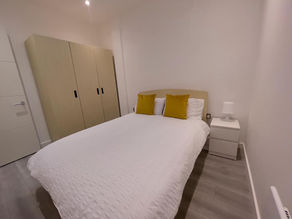 Lovely 2 Double Bedroom Flat With Free Parking - At The Atrium Mk Milton Keynes Exteriör bild