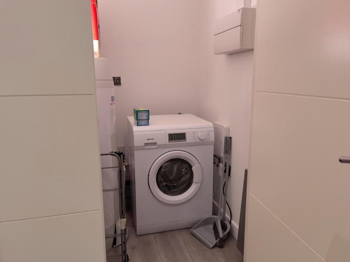 Lovely 2 Double Bedroom Flat With Free Parking - At The Atrium Mk Milton Keynes Exteriör bild